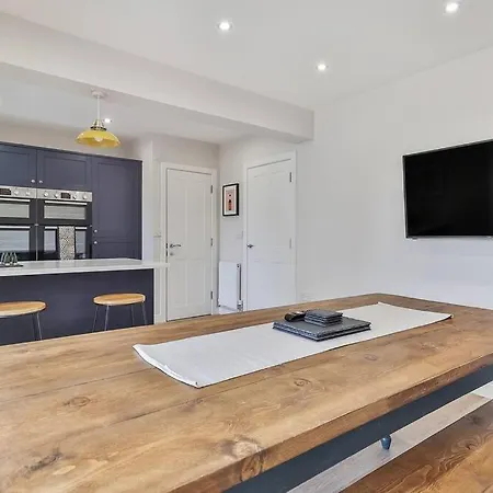 Elegant Retreat Nook At Peak District Gateway شيفيلد